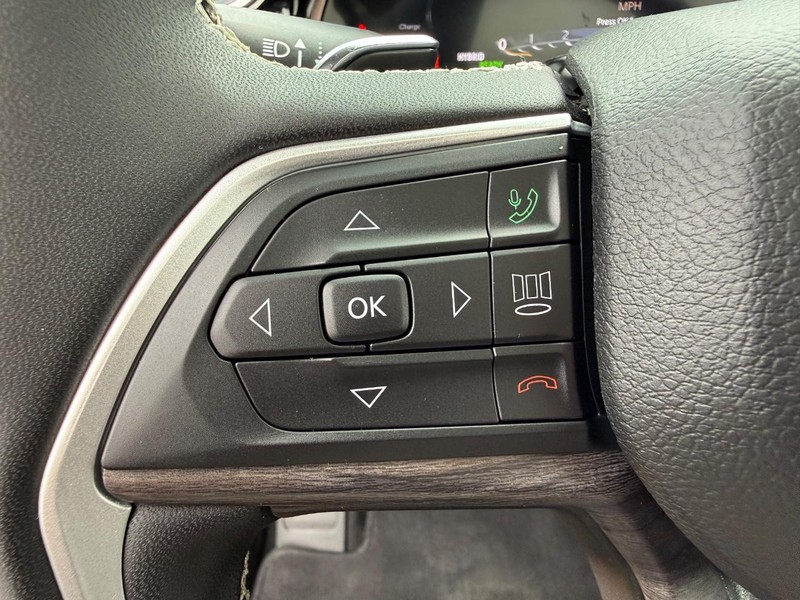Jeep Grand Cherokee 4xe Vehicle Image 15