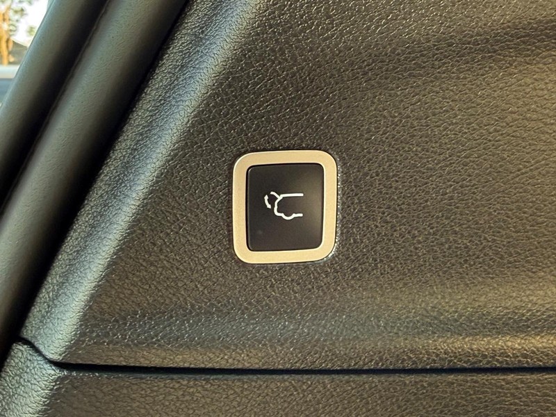 Chrysler Pacifica Vehicle Image 08