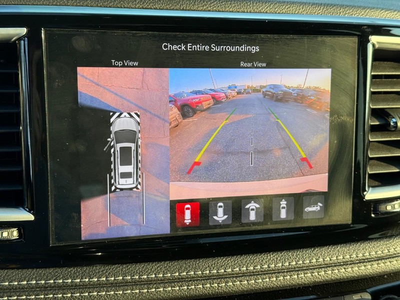 Chrysler Pacifica Vehicle Image 20