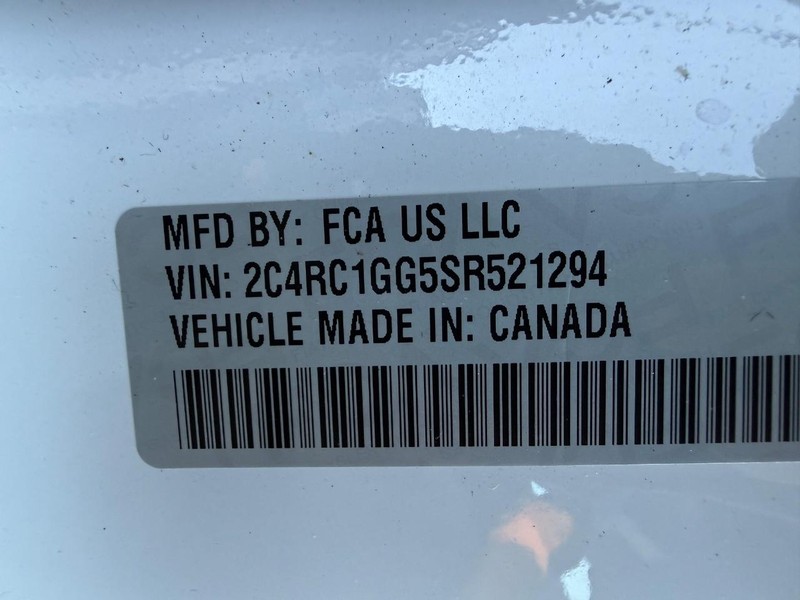 Chrysler Pacifica Vehicle Image 28