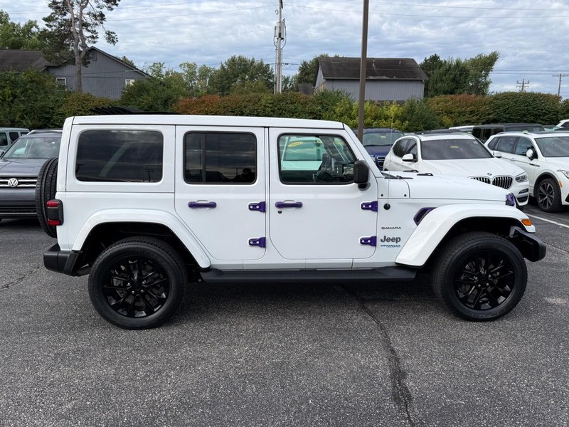 Jeep Wrangler 4xe Vehicle Image 02