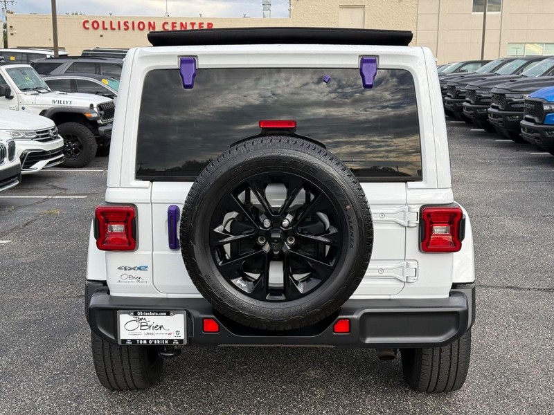 Jeep Wrangler 4xe Vehicle Image 04