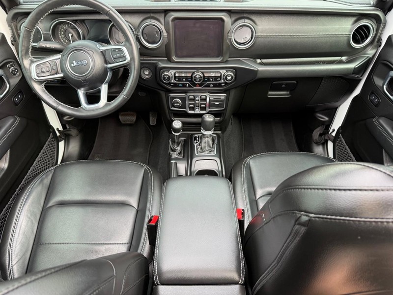 Jeep Wrangler 4xe Vehicle Image 12