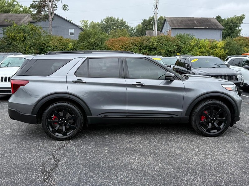 Ford Explorer Vehicle Image 02