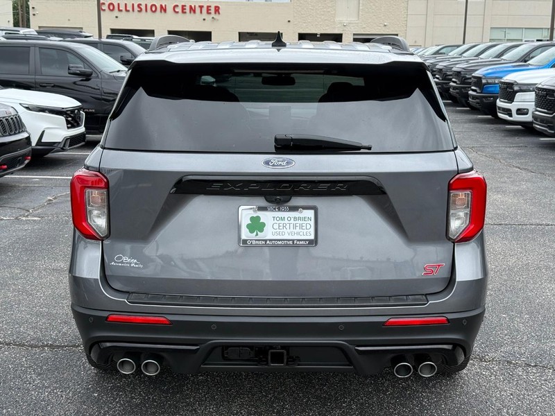 Ford Explorer Vehicle Image 04