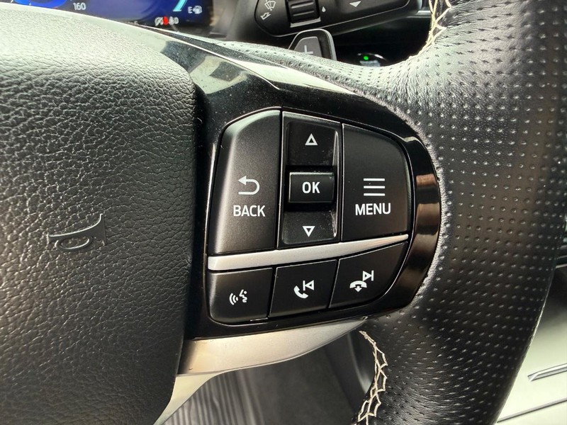 Ford Explorer Vehicle Image 17
