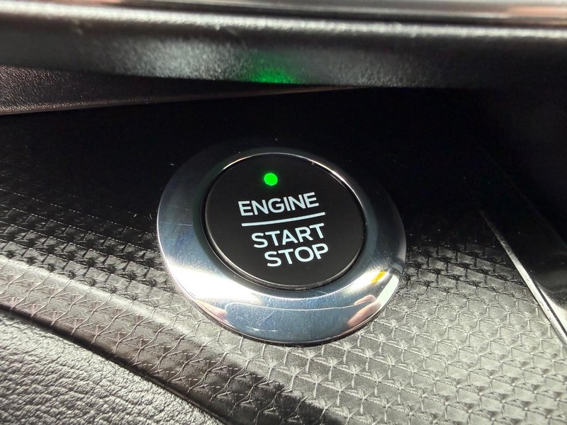 Ford Explorer Vehicle Image 18