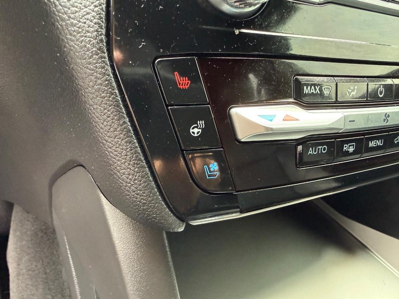 Ford Explorer Vehicle Image 19