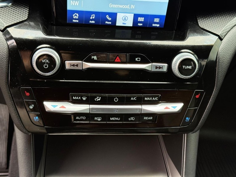 Ford Explorer Vehicle Image 20