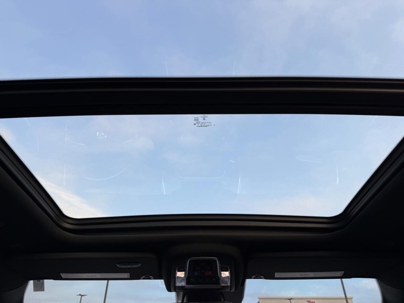 Ram 1500 Vehicle Image 11