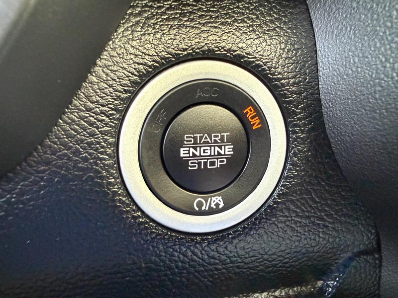 Ram 1500 Vehicle Image 16