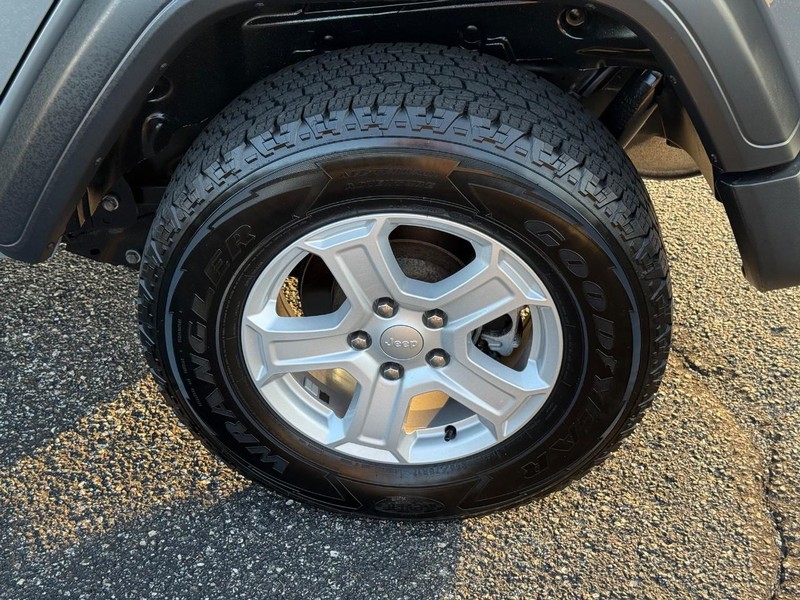 Jeep Wrangler Vehicle Image 06