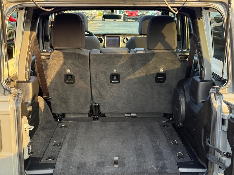 Jeep Wrangler Vehicle Image 07