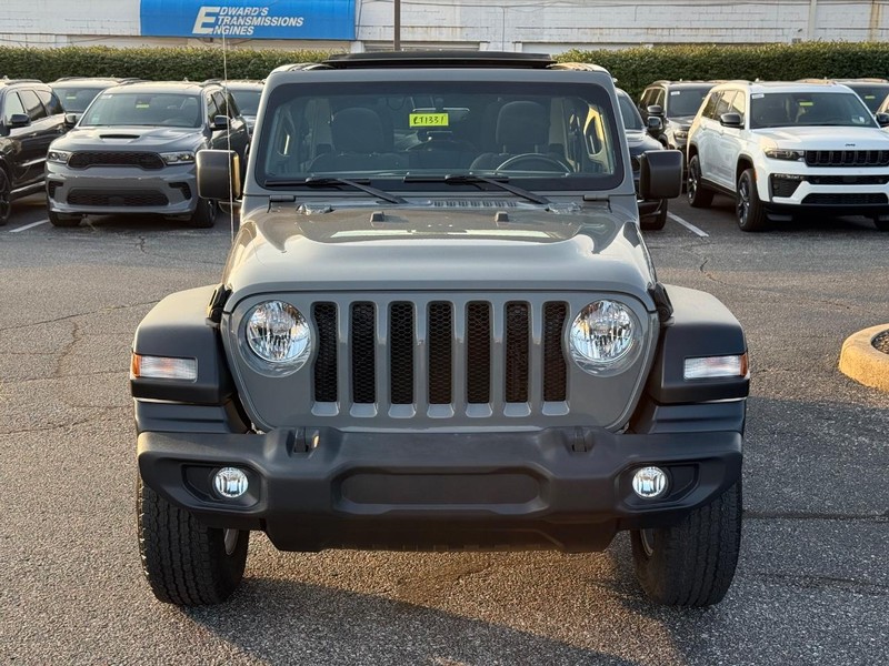 Jeep Wrangler Vehicle Image 09