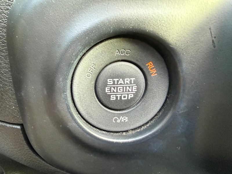Jeep Wrangler Vehicle Image 16
