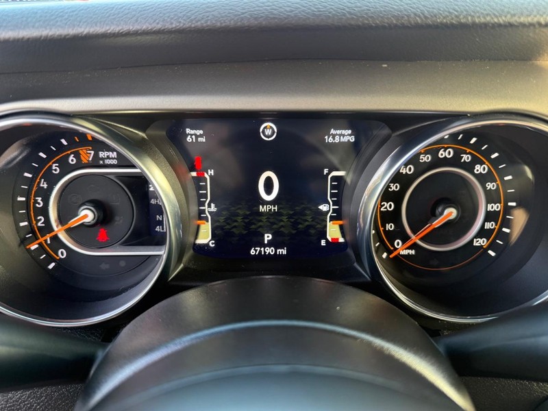 Jeep Wrangler Vehicle Image 24