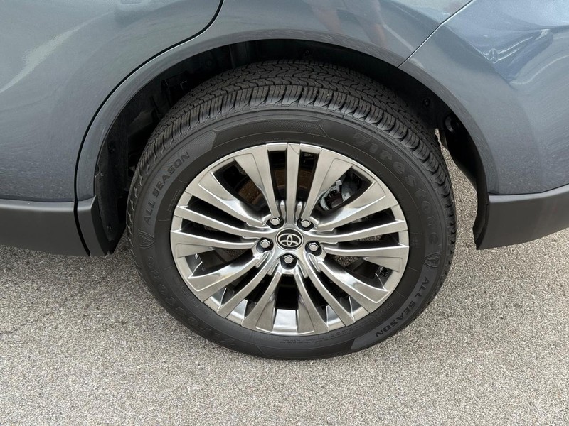 Toyota Venza Vehicle Image 06