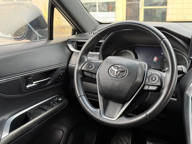 Toyota Venza Vehicle Image 13