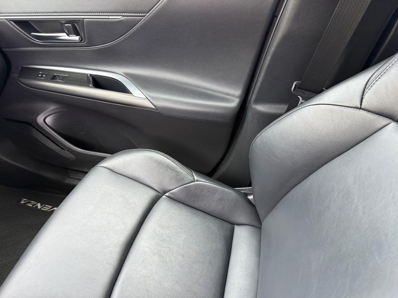 Toyota Venza Vehicle Image 21