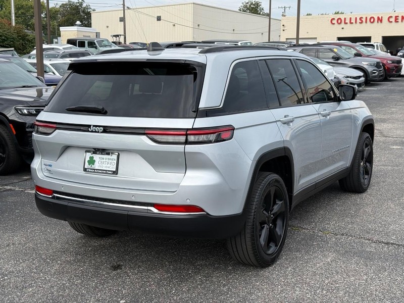Jeep Grand Cherokee 4xe Vehicle Image 03