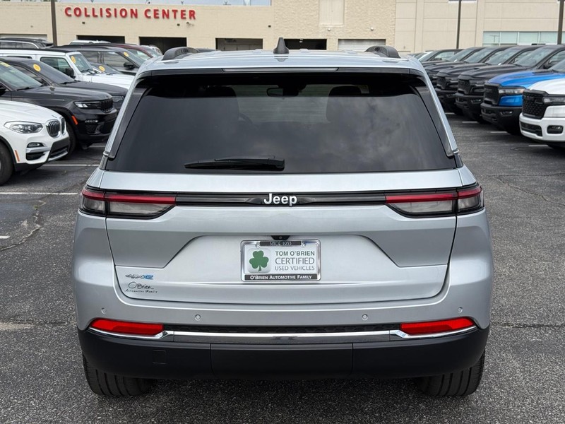 Jeep Grand Cherokee 4xe Vehicle Image 04