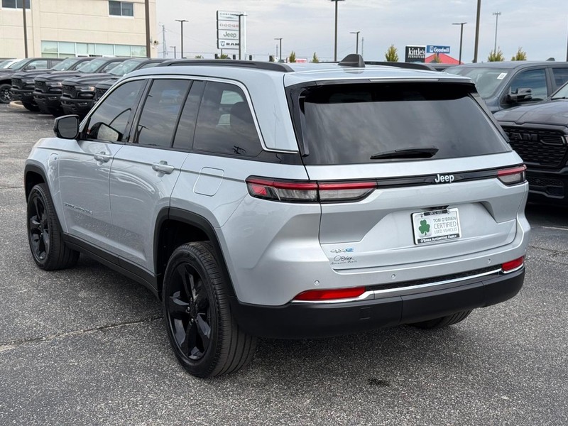 Jeep Grand Cherokee 4xe Vehicle Image 05