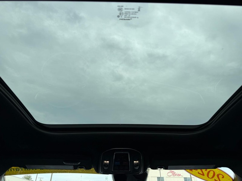 Jeep Grand Cherokee 4xe Vehicle Image 12
