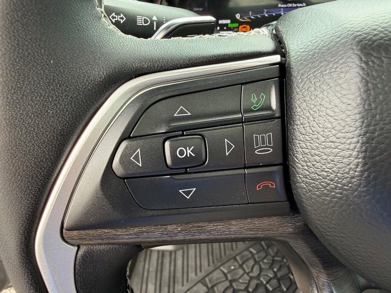 Jeep Grand Cherokee 4xe Vehicle Image 15