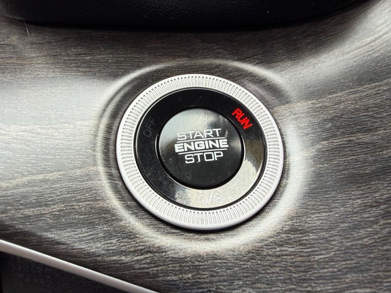 Jeep Grand Cherokee 4xe Vehicle Image 17