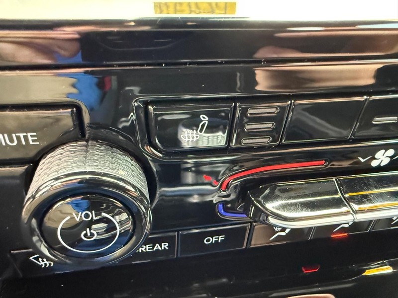 Jeep Grand Cherokee 4xe Vehicle Image 18