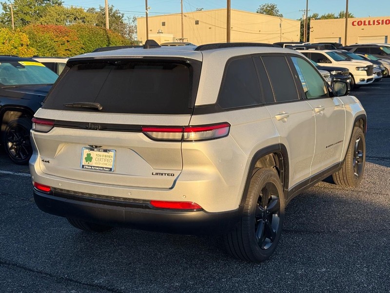 Jeep Grand Cherokee Vehicle Image 03