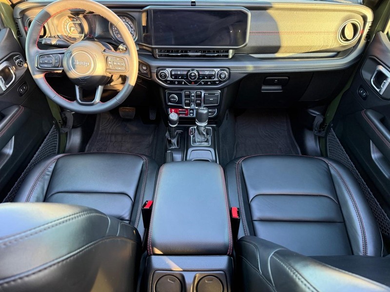 Jeep Wrangler Vehicle Image 11