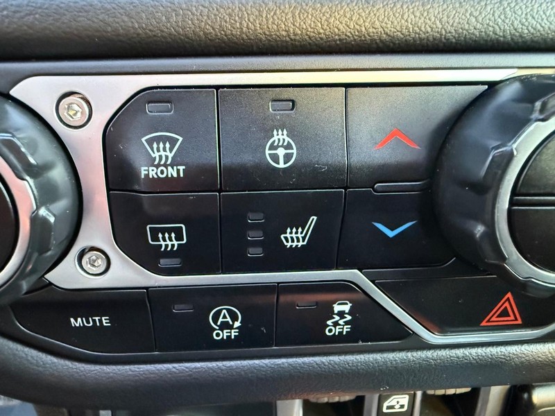 Jeep Wrangler Vehicle Image 17