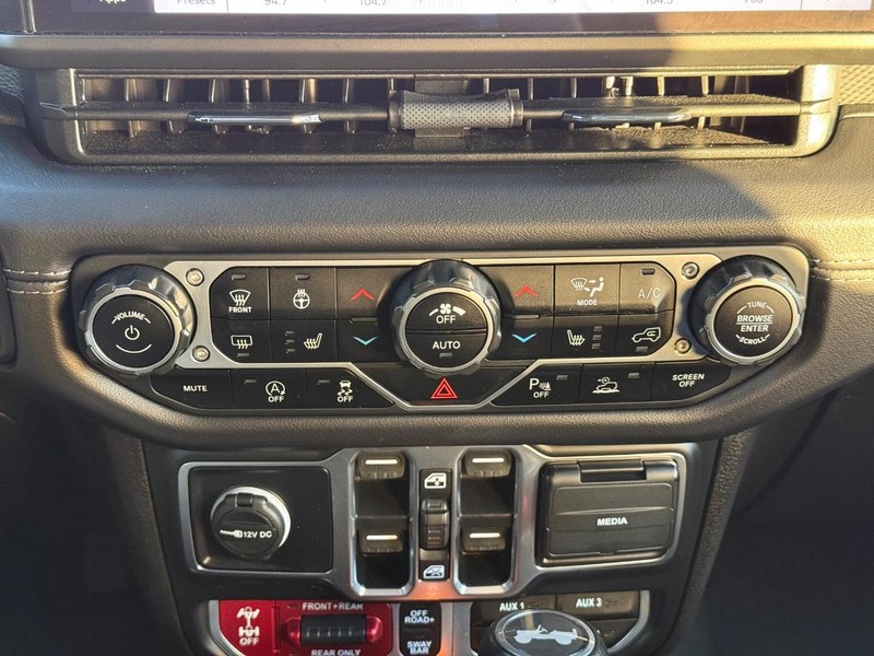 Jeep Wrangler Vehicle Image 20