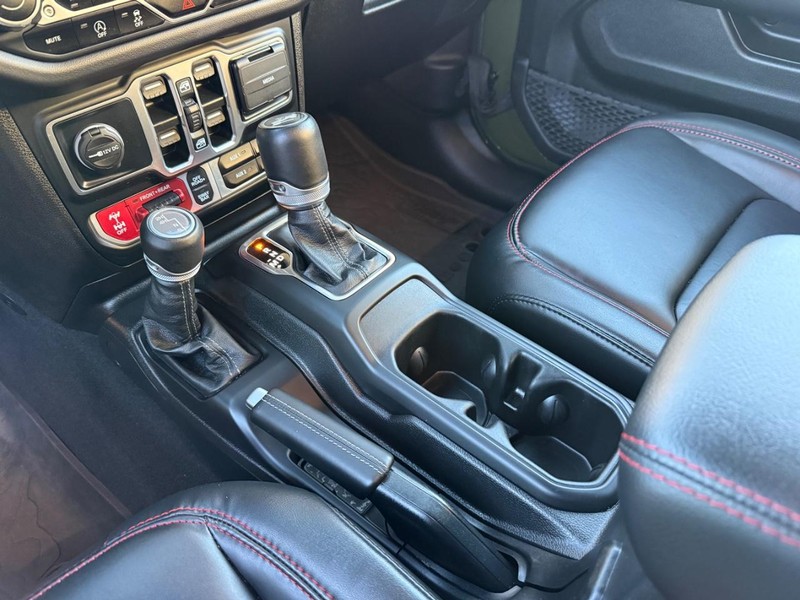 Jeep Wrangler Vehicle Image 21