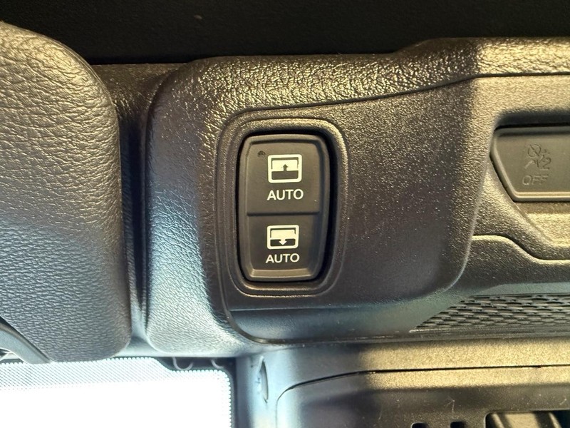 Jeep Wrangler Vehicle Image 23