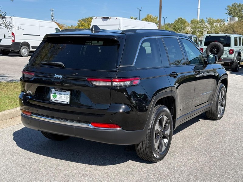 Jeep Grand Cherokee 4xe Vehicle Image 03