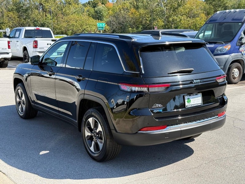 Jeep Grand Cherokee 4xe Vehicle Image 05