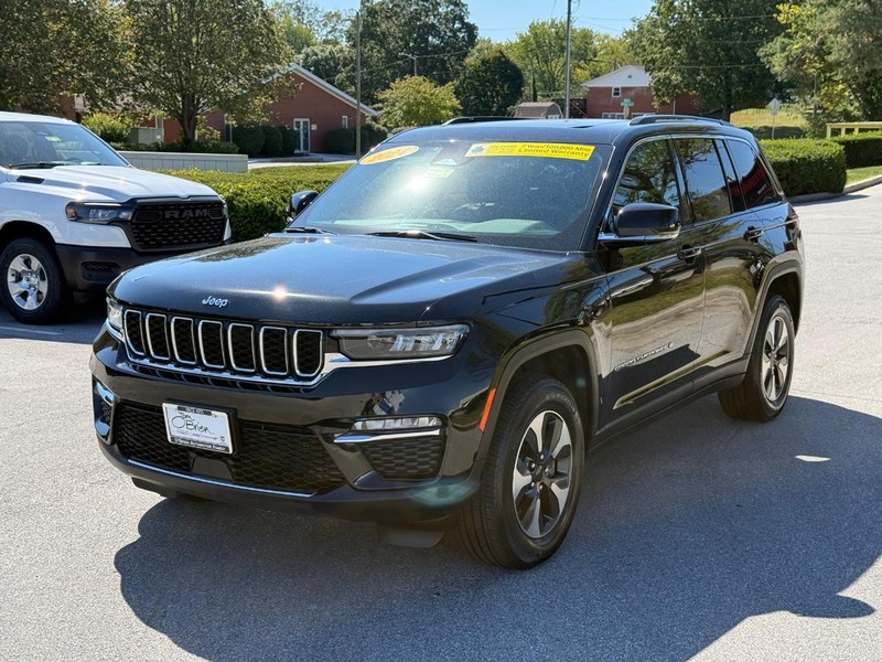 Jeep Grand Cherokee 4xe Vehicle Image 09