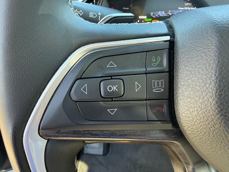 Jeep Grand Cherokee 4xe Vehicle Image 15
