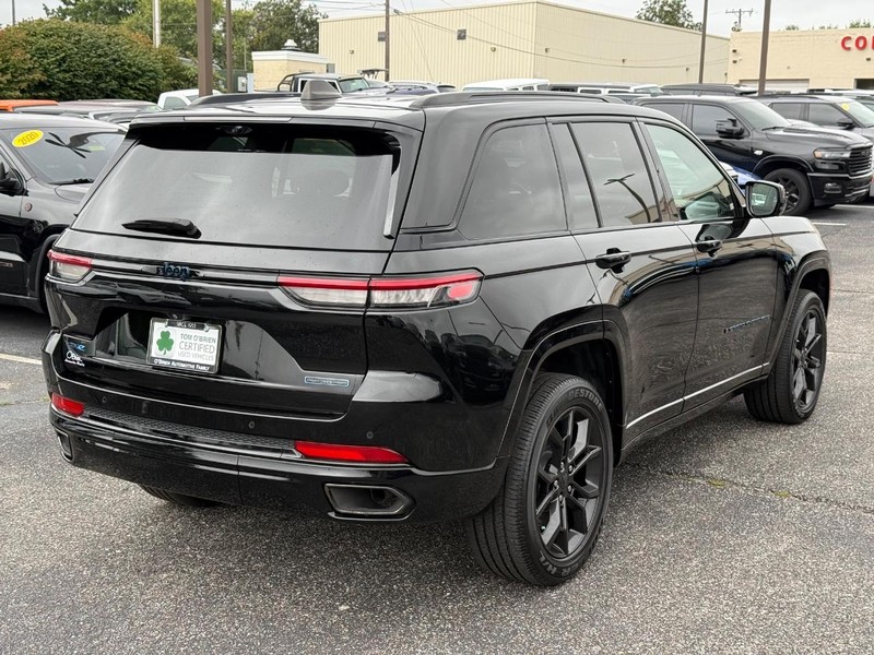 Jeep Grand Cherokee 4xe Vehicle Image 03