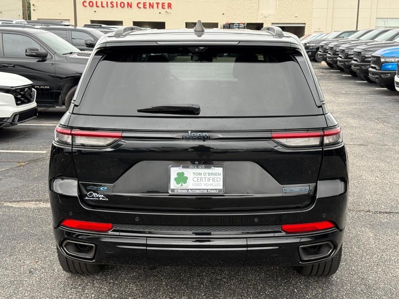 Jeep Grand Cherokee 4xe Vehicle Image 04