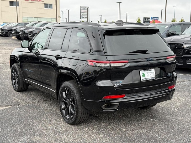 Jeep Grand Cherokee 4xe Vehicle Image 05