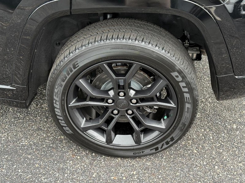Jeep Grand Cherokee 4xe Vehicle Image 06