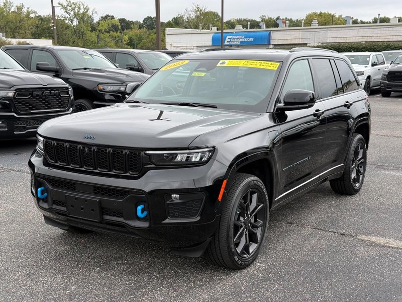 Jeep Grand Cherokee 4xe Vehicle Image 09