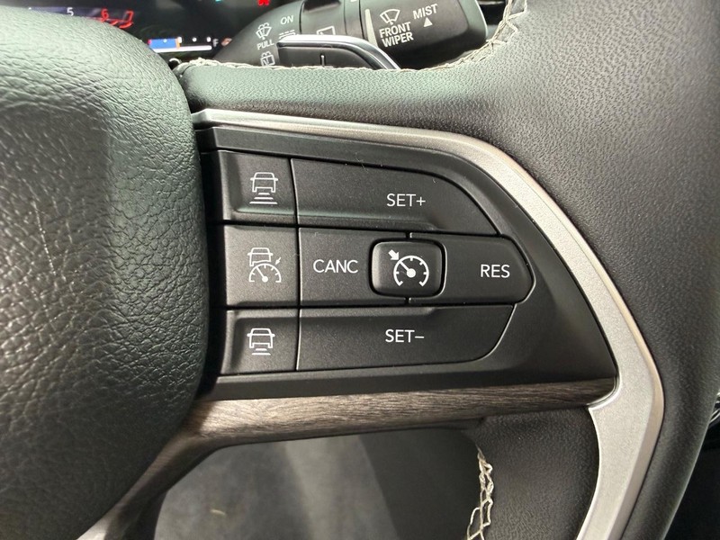Jeep Grand Cherokee 4xe Vehicle Image 16