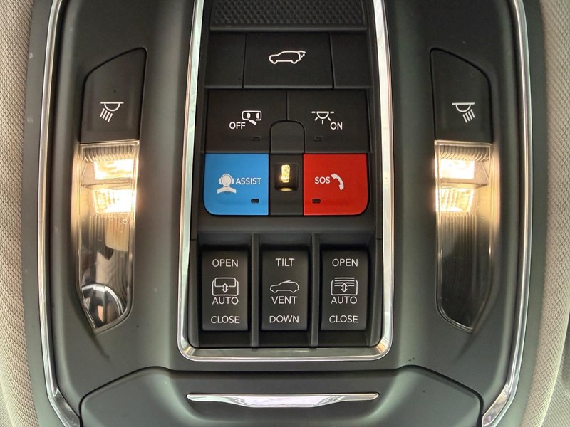 Jeep Grand Cherokee 4xe Vehicle Image 24