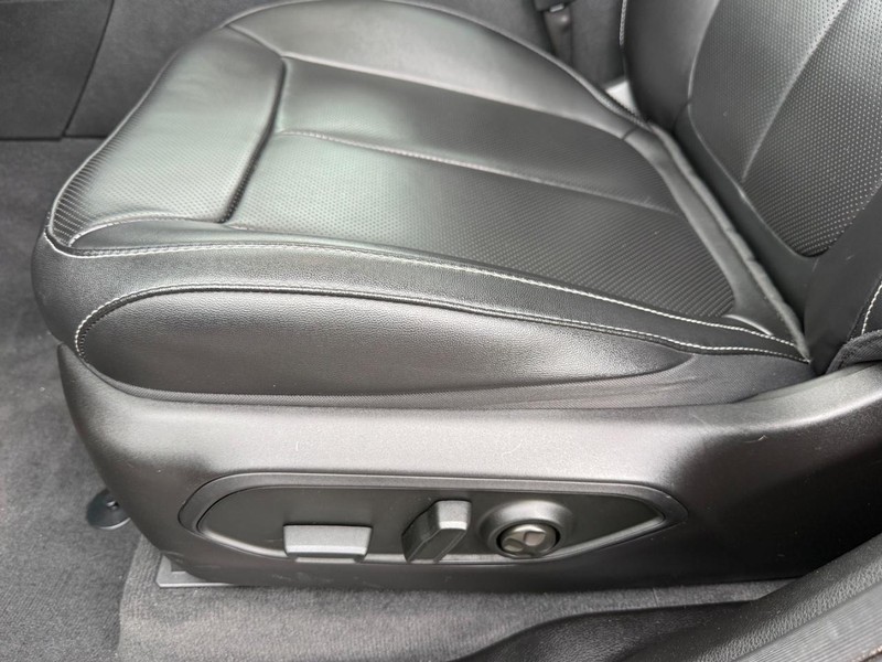 Jeep Grand Cherokee 4xe Vehicle Image 28