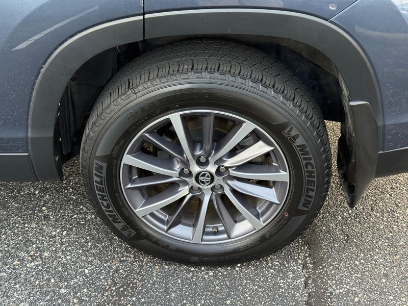 Toyota Highlander Vehicle Image 06
