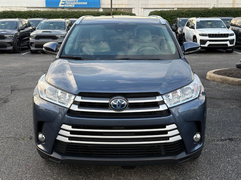 Toyota Highlander Vehicle Image 10